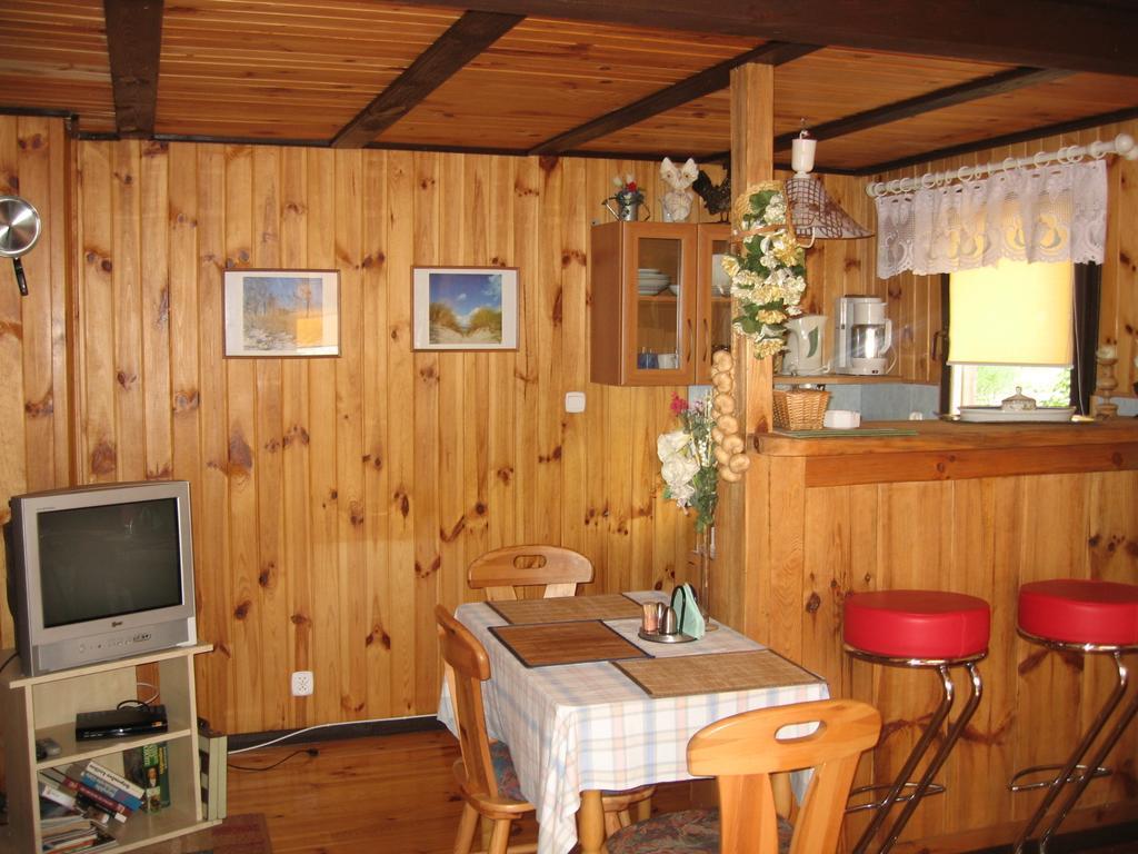 Dom Nad Jeziorem Apartment